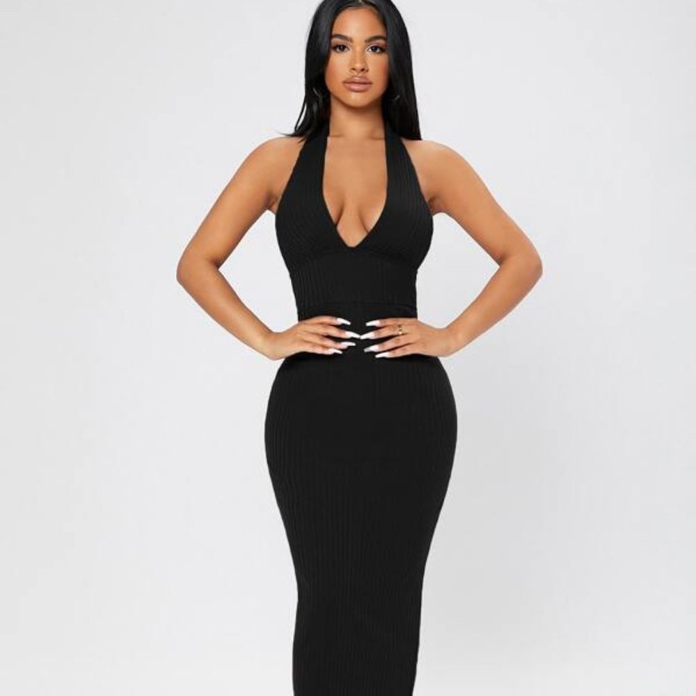 NWOT Sexy Plunging Neckline Ribbed Black Halter Dress Black Tie Neck Size Large.